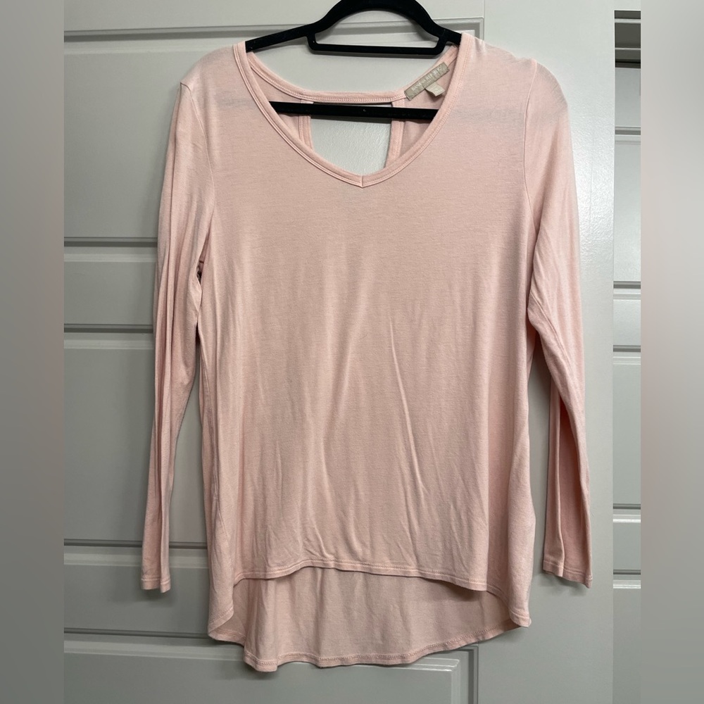 Pale pink Banana Republic shirt 💕
